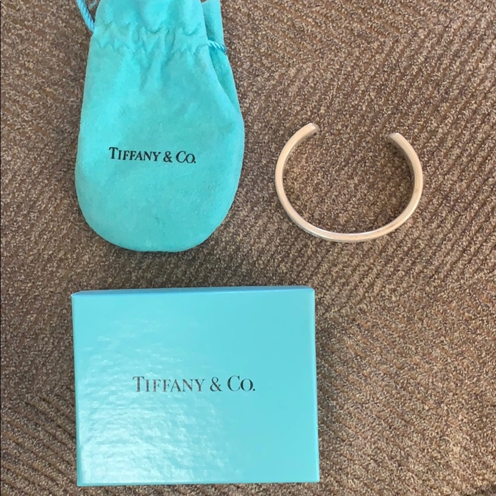 Tiffany and Co. 1837 Cuff Authentic with bag & box